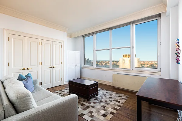 Rented by Compass | media 33