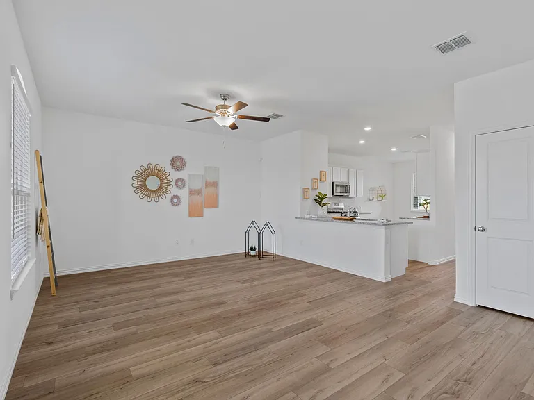3028 Howerton Dr — Photo 2