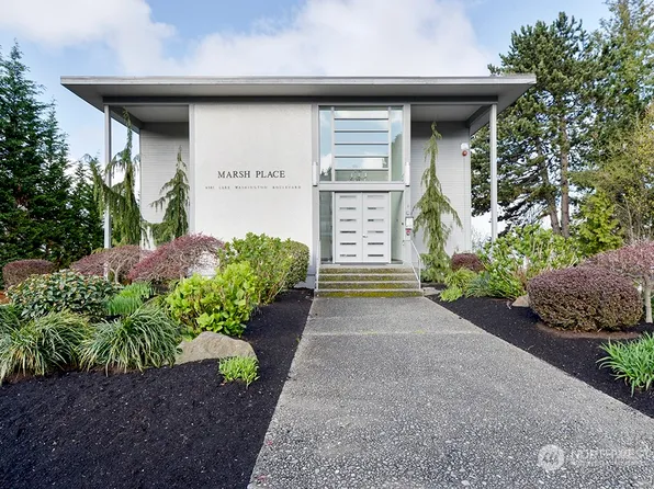 6501 Lake Washington Boulevard NE #204, Kirkland, WA 98033