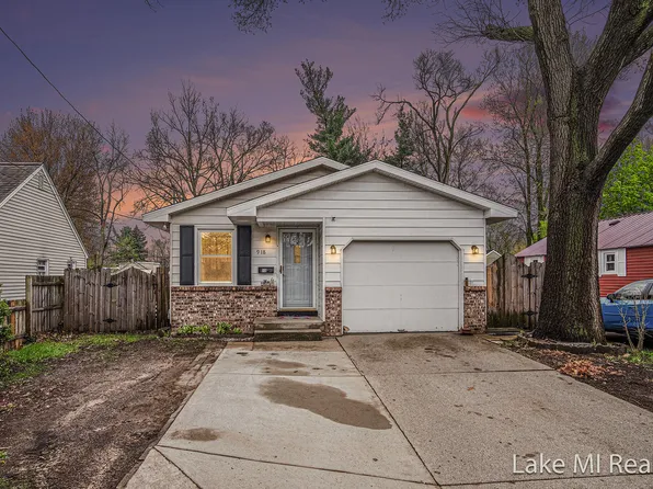 918 34th St SW, Wyoming, MI 49509