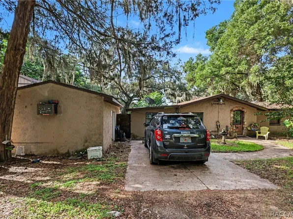 13395 SE 106th Ave, Ocklawaha, FL 32179