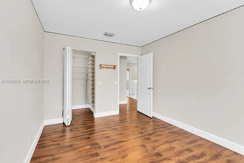 3 bed, 2223 sqft, $4,500 — Photo 4