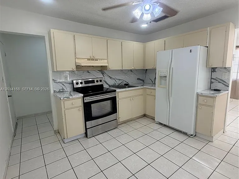 3821 SW 89th Ct #FRONT — Photo 6