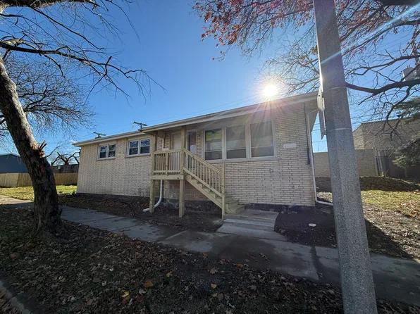 2647 W 94th Pl, Evergreen Park, IL 60805