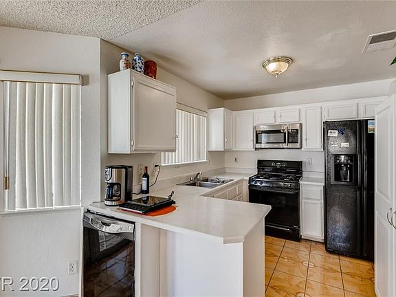 4th image of 2350 Los Feliz St