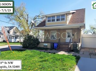 111 11th St NW, Cedar Rapids, IA 52405