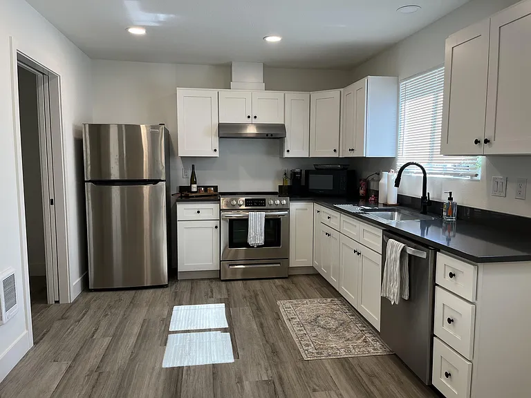 931 Prospect St #2 — Photo 3