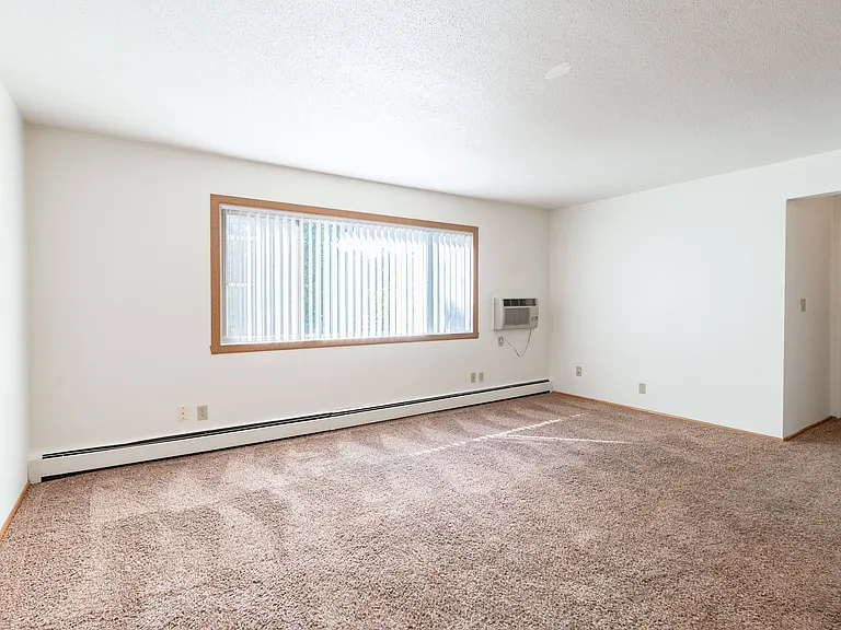 Fargo, ND Morningside Apartments | 21b | Living