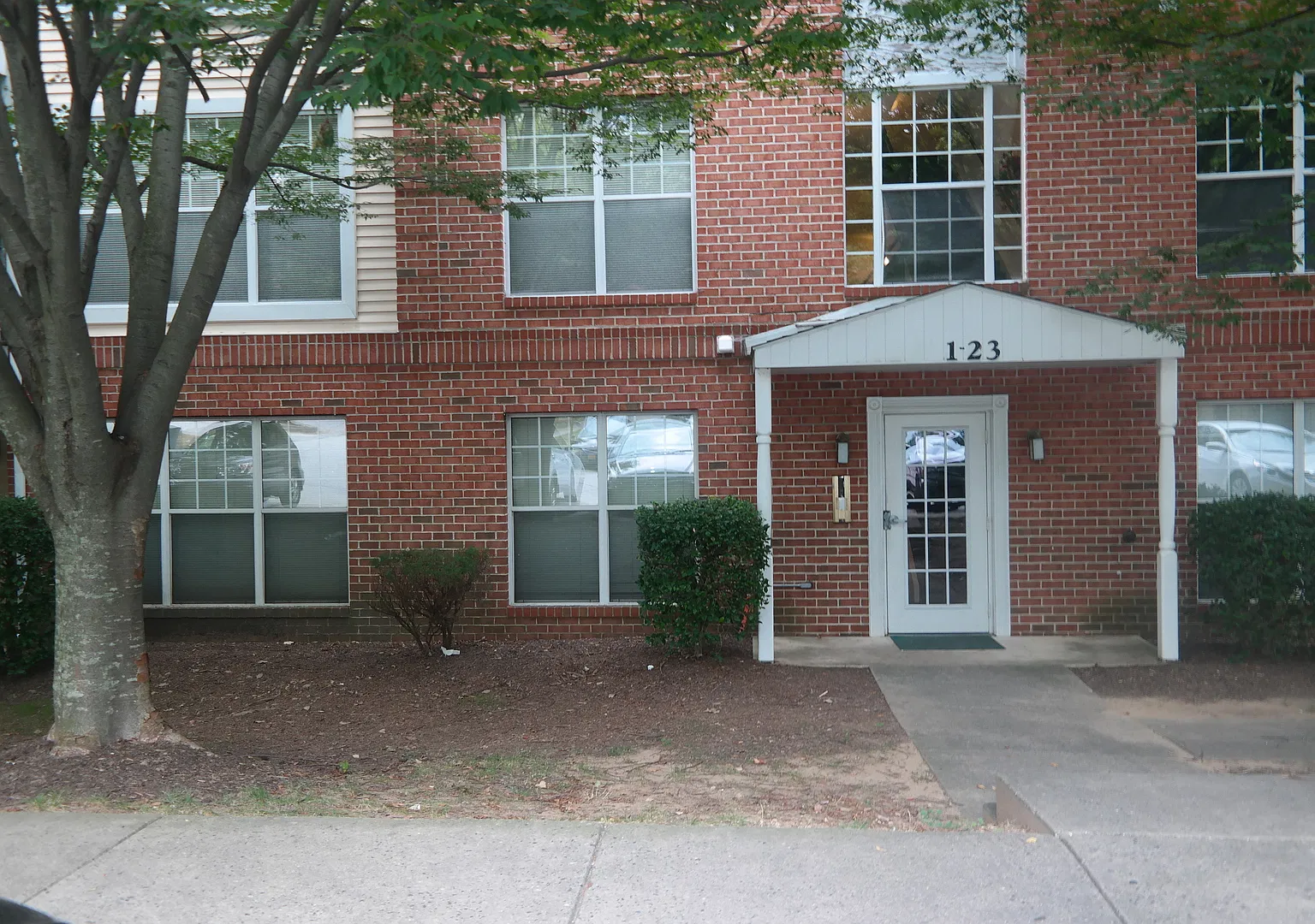 Charming 2 Bedroom/ 1 Bathroom Condo in Parkville, MD! — Photo 1