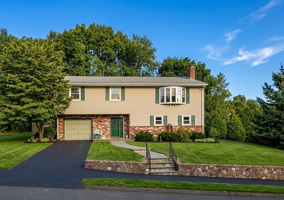 1st image of 31 Susan Dr