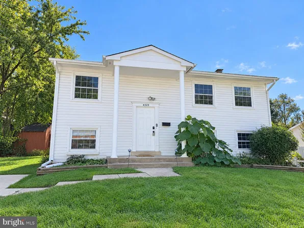 4523 Knoll Dr, Woodbridge, VA 22193