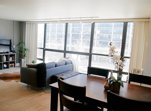 4th image of 1540 N La Salle St #203