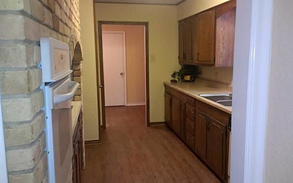 4th image of 2824 Knob Hill Dr