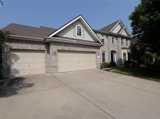 643 Grand View Ridge Ct, Eureka, MO 63025