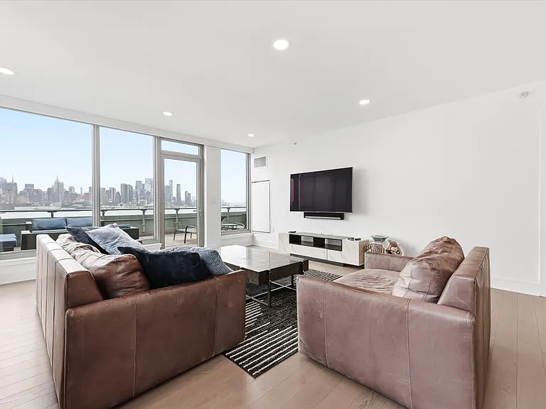 9 Avenue At Port Imperial #1016 — Photo 2