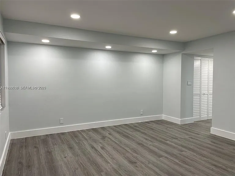 4725 SW 62nd Ave #103 — Photo 14