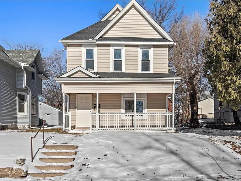 1083 Beech St #1 — Photo 2