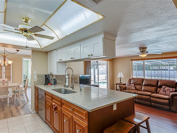 4th image of 5844 Riddle Rd