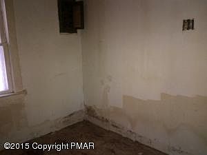 5th image of 2163 Lakeside Dr