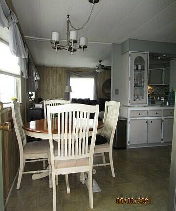 5th image of 803 Aspen Dr