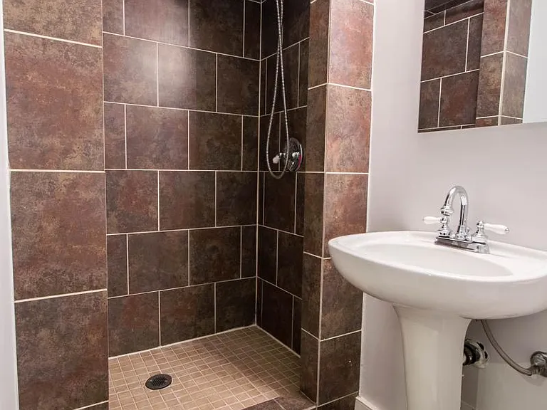 380 N Irving St — Photo 13