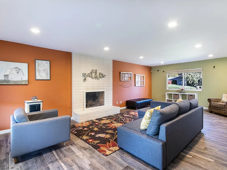 7223 Bernadine Ave — Photo 6
