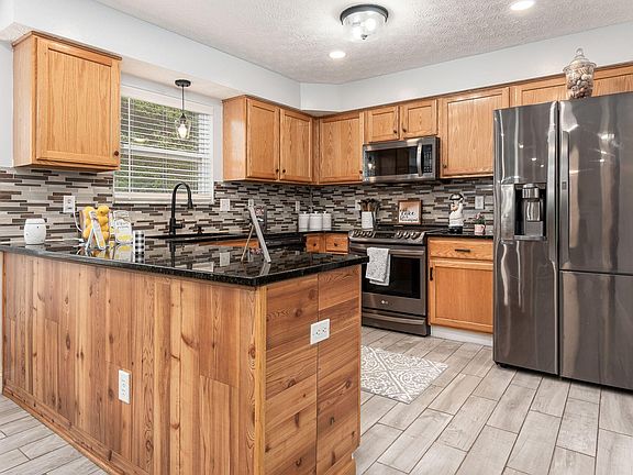 4th image of 5904 Collier Hill Dr