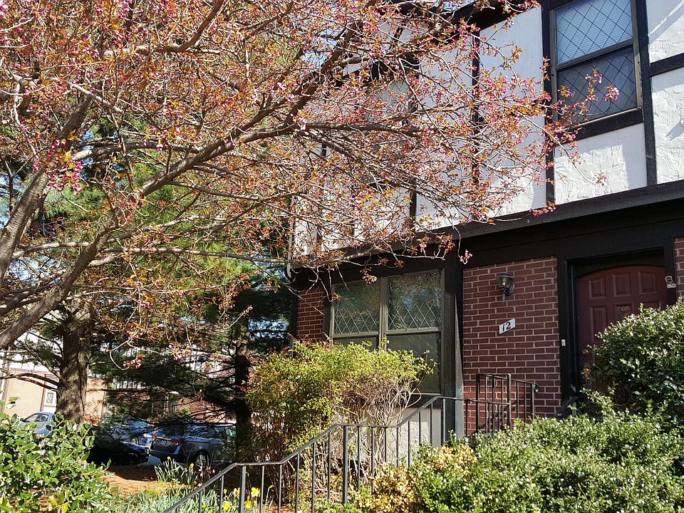 2nd image of 12 Millard Ct