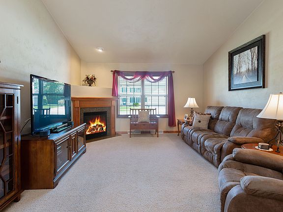 5th image of 1595 Lone Oak Dr