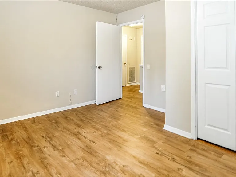1506 Lemon Tree Ln — Photo 17