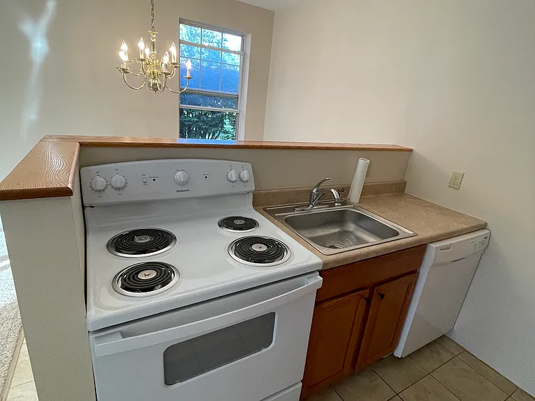 37 Derway Dr #37 — Photo 12