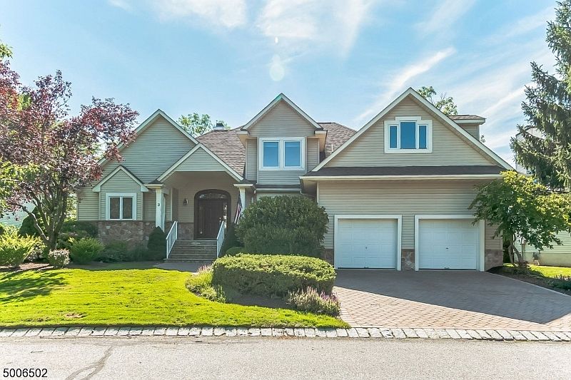 1st image of 3 Rock Oak Ct