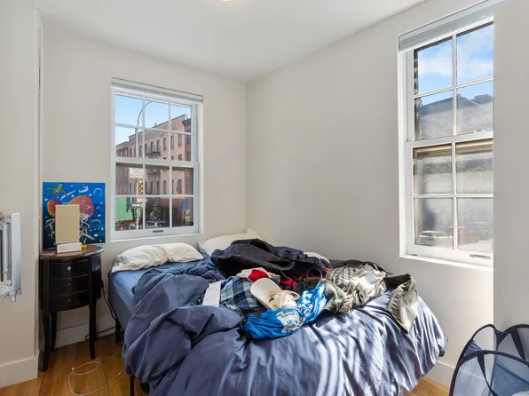 329 Bleecker Street image 5 of 8