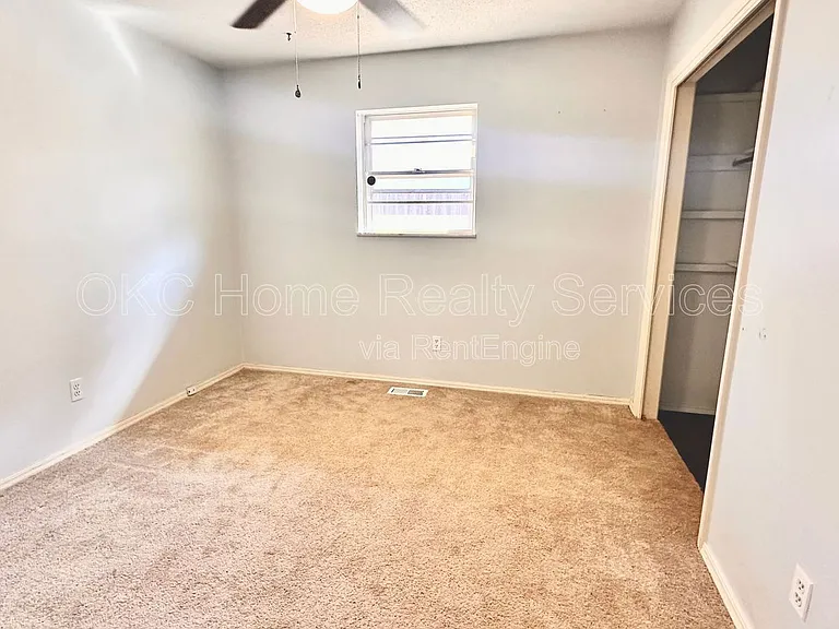 12109 Camelot Dr — Photo 27