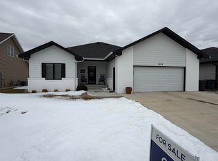 3518 ORIOLE DR., North Platte, NE 69101