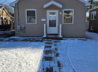 20 Overbrook Ave, Warwick, RI 02889