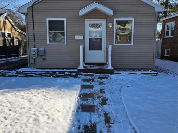 20 Overbrook Ave, Warwick, RI 02889