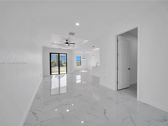 3rd image of 800 Pine Ave