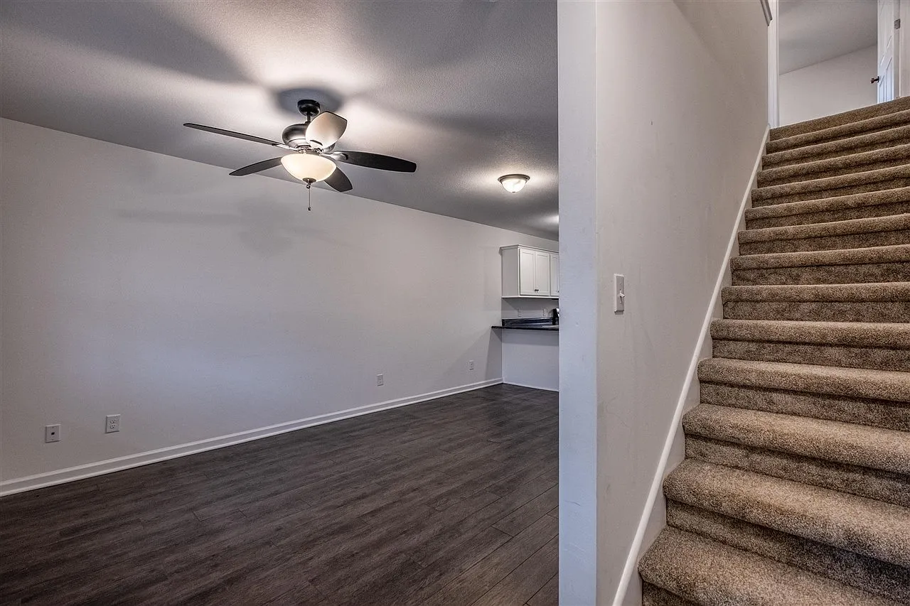 2 bed, 960 sqft, $900 — Photo 4