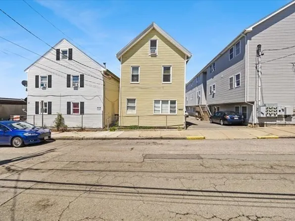 30 Orange St, Fall River, MA 02720
