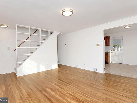 5th image of 9 Weston Rd