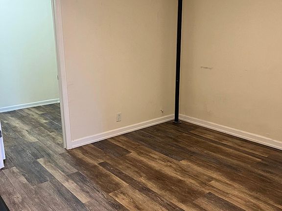 3rd image of 22003 Hempstead Ave Floor 2