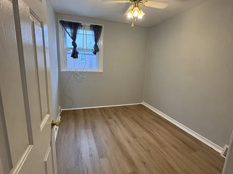 12004 Salina Pl — Photo 10