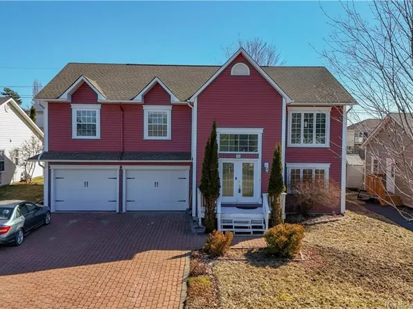 154 Jeremy St, Fredericton, NB E3G 5V6