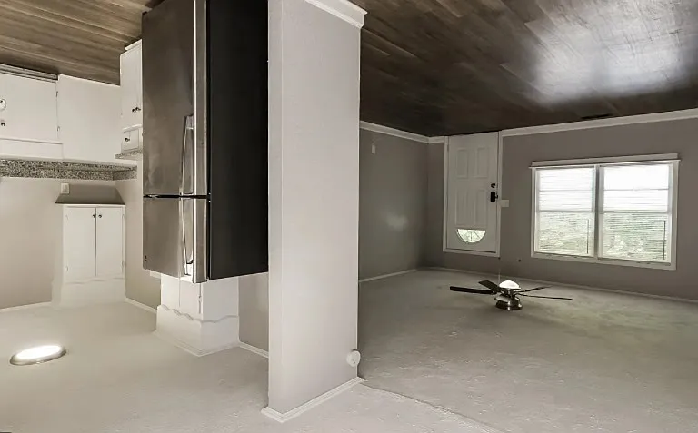 823 Oak Ridge Dr — Photo 3