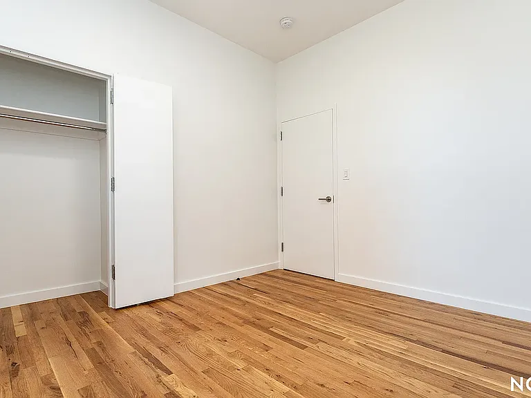 160 Johnson Ave #2E — Photo 8