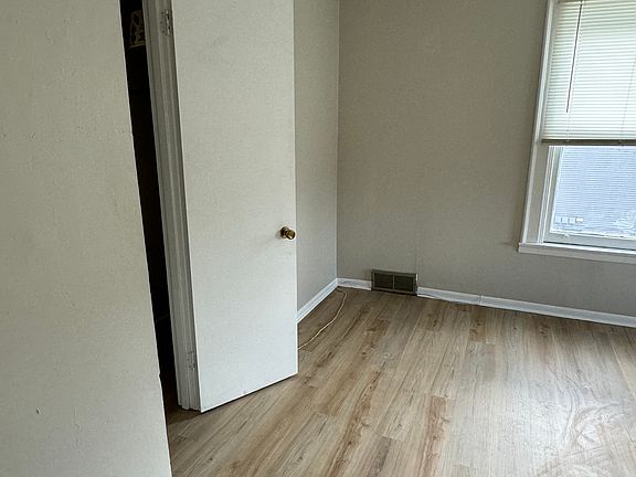 4th image of 206 N Park Ave #2