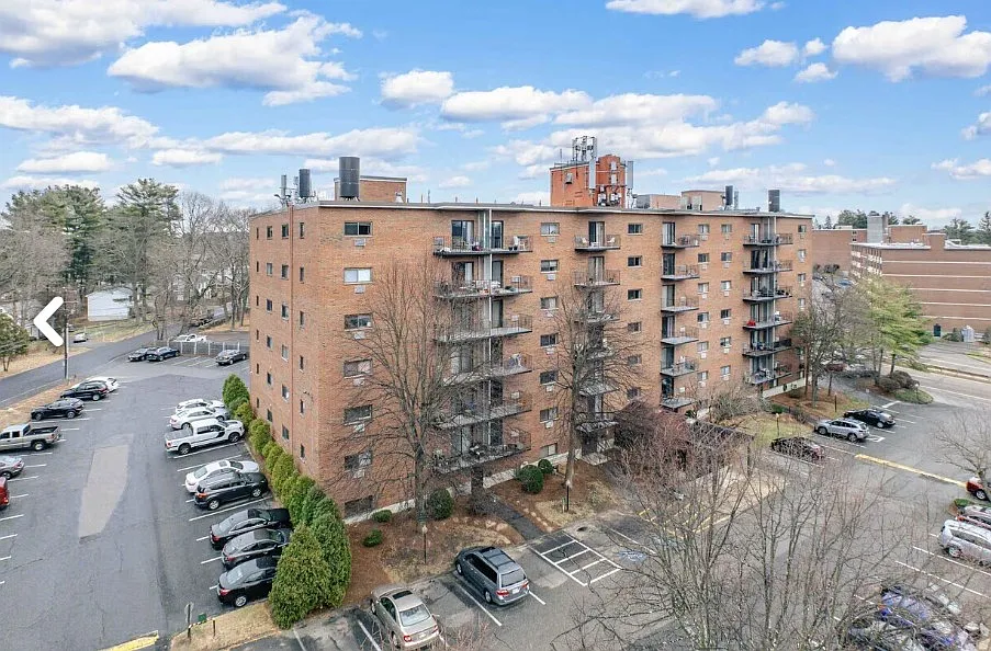 1321 Worcester Rd #405