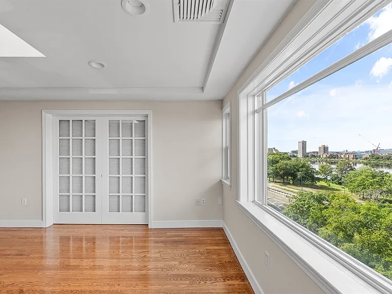 25 Bay State Rd #6 — Photo 9