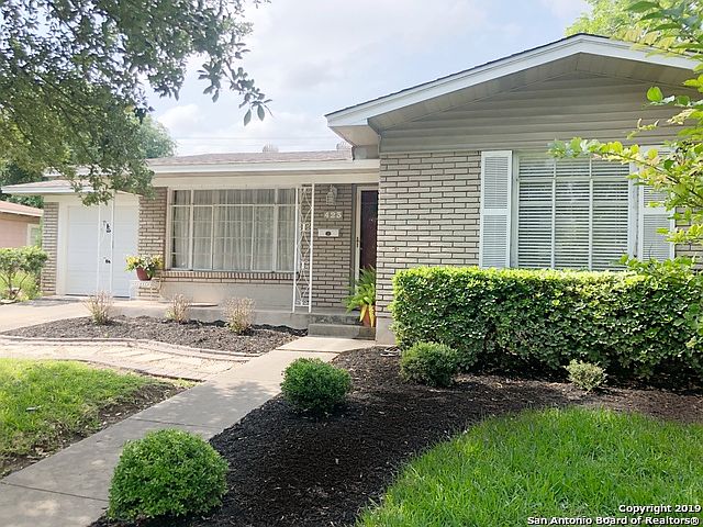 1st image of 423 Storeywood Dr